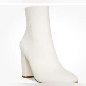 New Madden Girl‎ boots Size 10 Women’s Girl Knox White ankle boots 🩷🩷